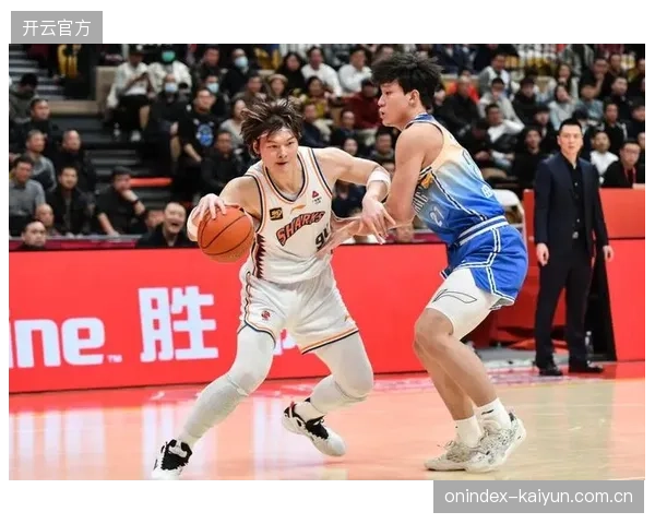 上海男篮终结24年等待重夺总冠军，久事集团重金投入构建王朝班底。